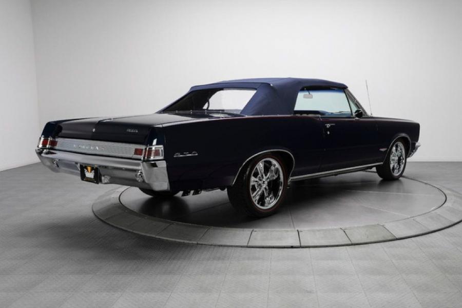  Pontiac GTO Convertible 1965 года  (фото 3 из 44)